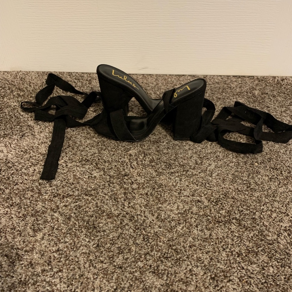 Lulus wrap heels size 6